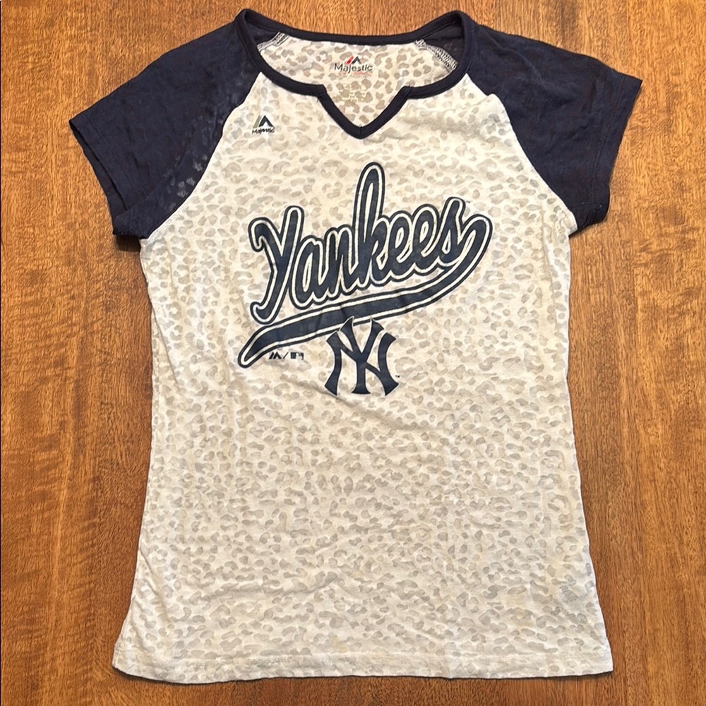 Majestic Kids Yankees Navy and White T-Shirt with semi sheer leopard spot detail